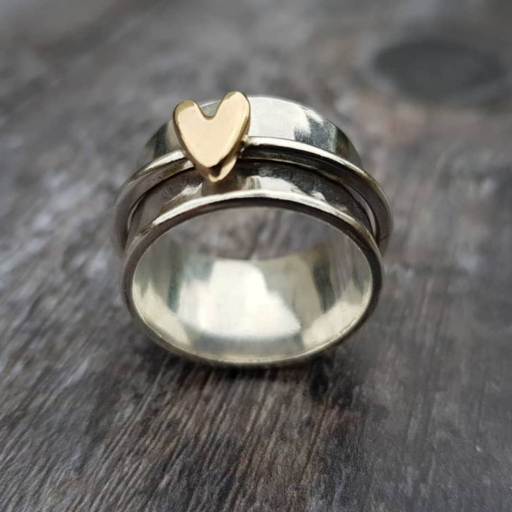 Gellie™ - Anillo Corazón con Diseño de Abrazo