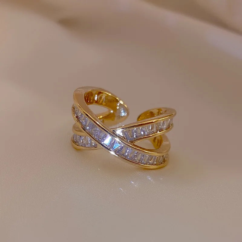 Haylee™ - Anillo de Diseño en Formas de Espirales